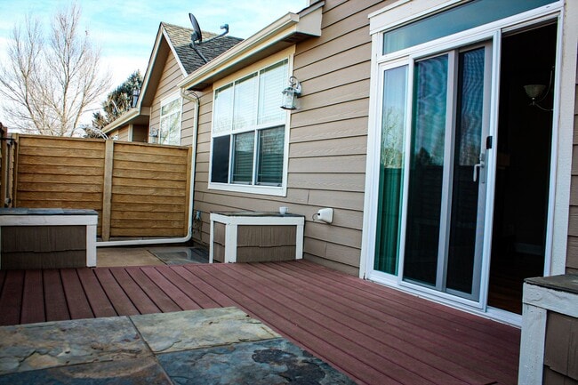 Building Photo - Meticulously maintained townhome on August...