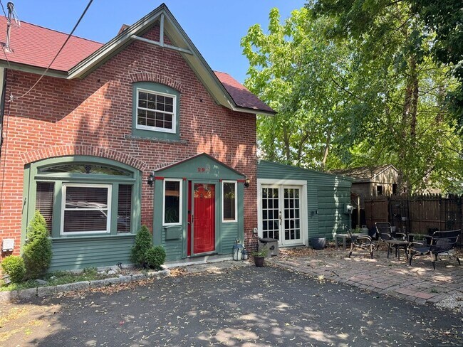 Building Photo - 29 Eld St