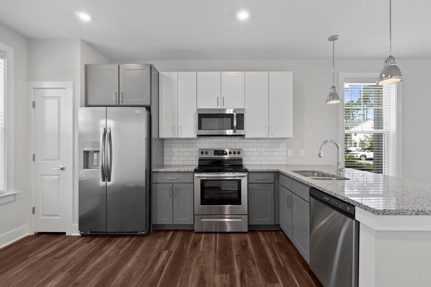Building Photo - Riverwood