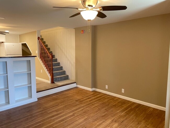 Building Photo - Private 4 Bedroom 1 Bathroom Townhome in East Hempfield Township!