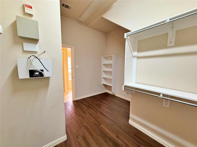 Building Photo - 7105 Handen Dr