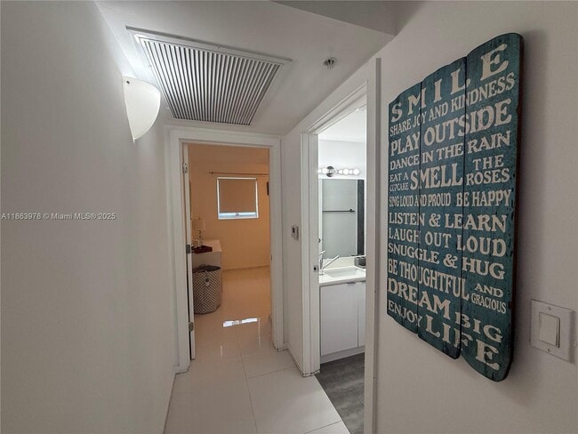 Building Photo - 801 15th St