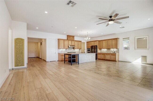 Building Photo - 2532 Ballatore St