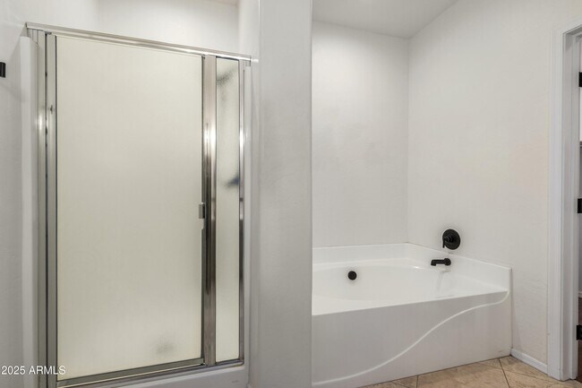 Building Photo - 1225 N 36th St