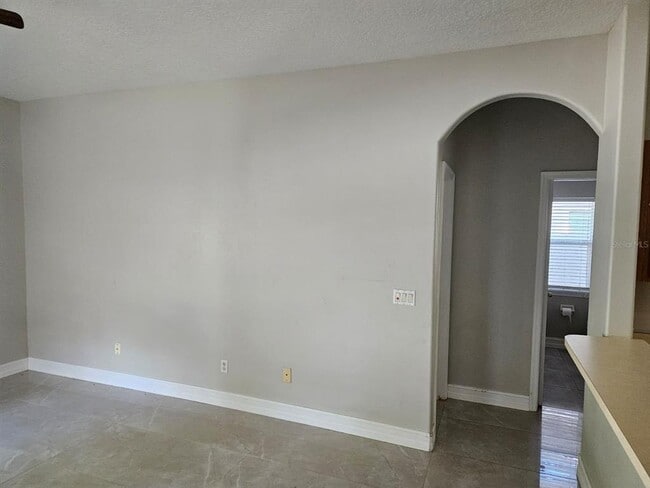 Building Photo - 647 Carey Way
