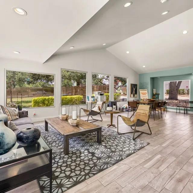 Building Photo - 13005 Heinemann Dr