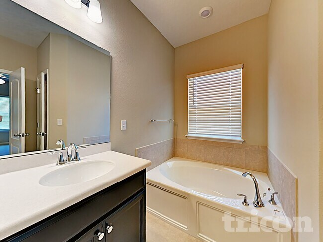 Building Photo - 10197 Pavnes Creek Dr