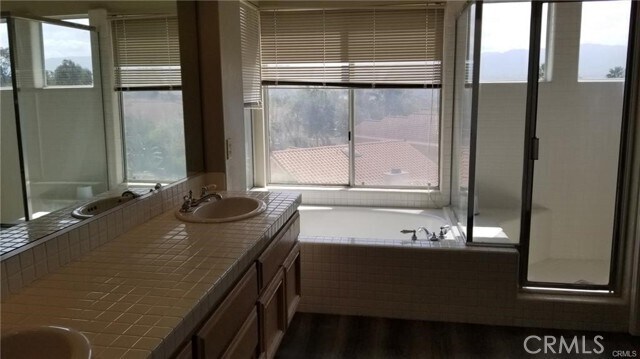 Building Photo - 424 Dylan Dr