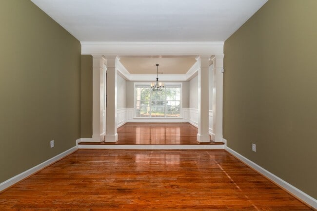 Building Photo - Looking for your dream home in a peaceful ...