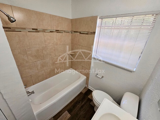 Building Photo - 1010 Edgewood Ave W