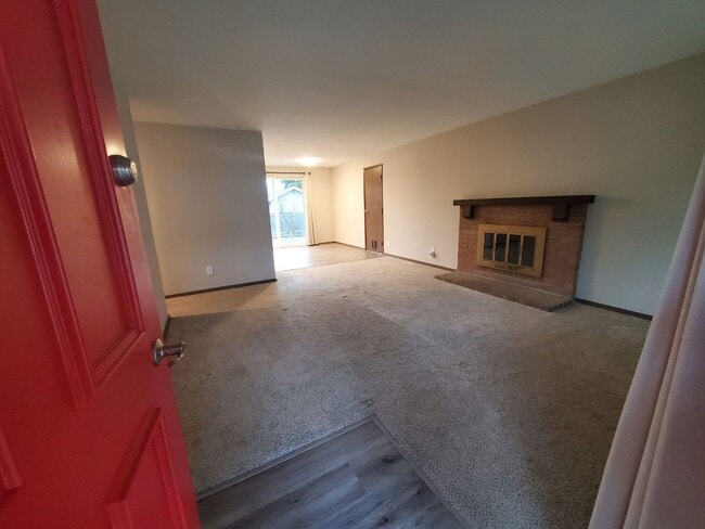 Building Photo - Charming Rambler in Renton Highlands