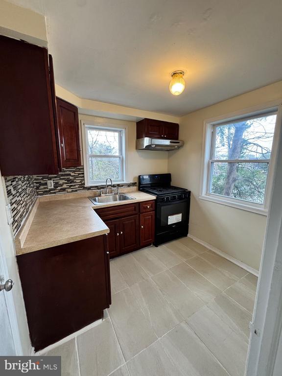 Building Photo - 7972 Forrest Ave