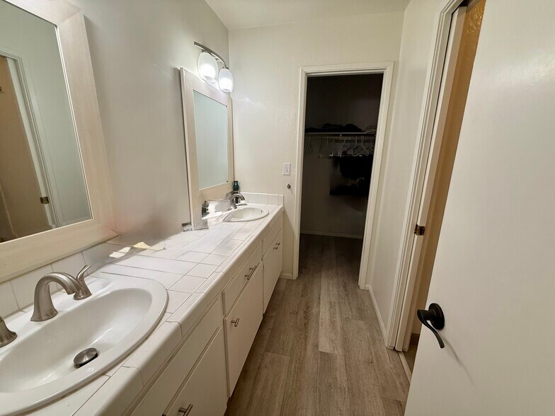 Bath 1 - 3375 Foothill Rd