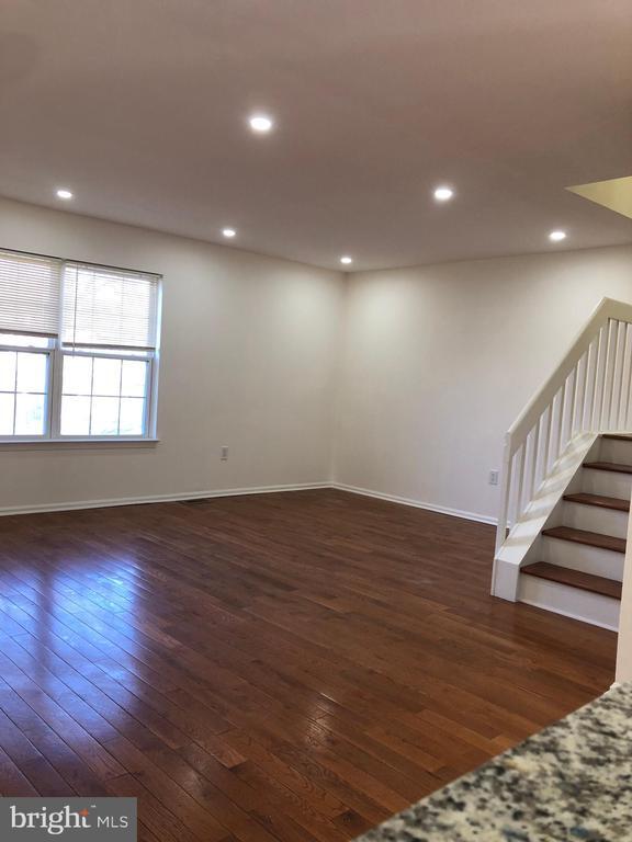 Building Photo - 4202 Quaker Ct