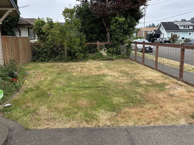 Building Photo - Spacious 3-Bedroom Craftsman Home with Solar Savings and Fully Fenced Yard