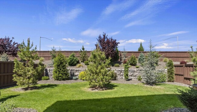 Building Photo - 2 bed 2.5 bath premium upgraded home in 55...