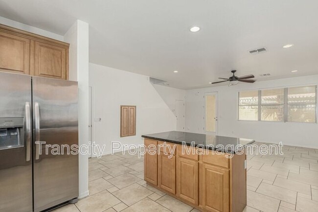 Building Photo - 1402 S Newberry Ln