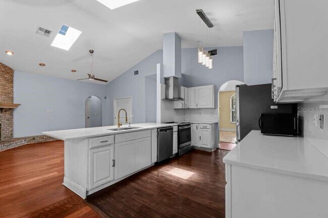 Building Photo - 2396 Nightingale Ln