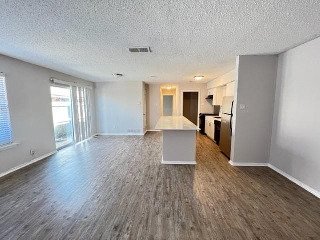 Building Photo - 8928 Greenmound Ave