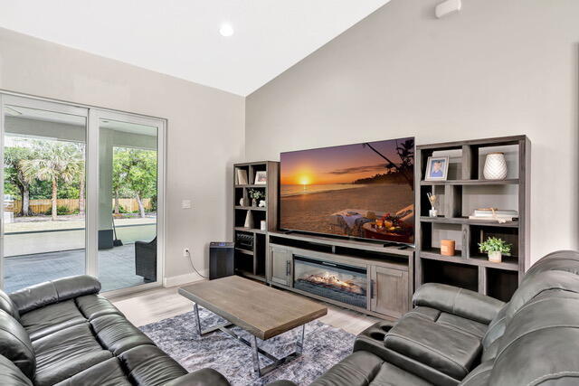 Building Photo - 10231 176th Ln N