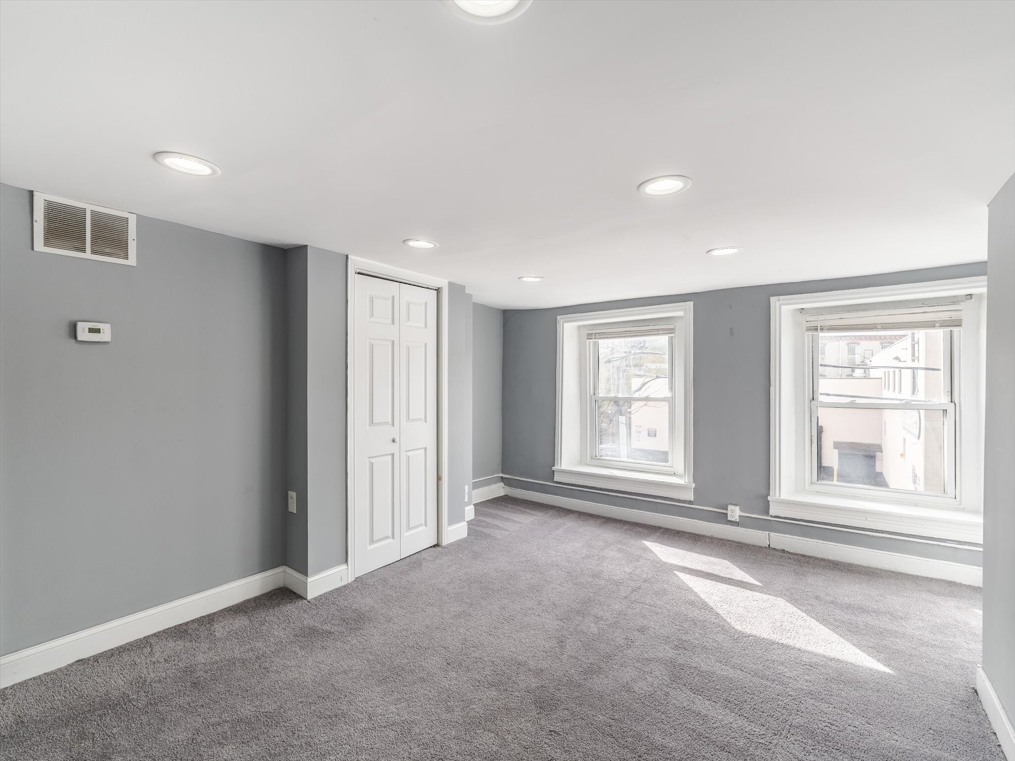 Building Photo - 4205 Main St