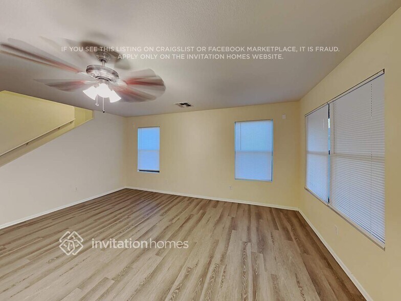 Building Photo - 2415 E Palm Beach Dr