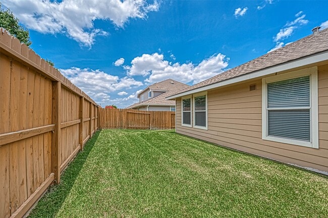 Building Photo - 5230 Garnetfield Ln