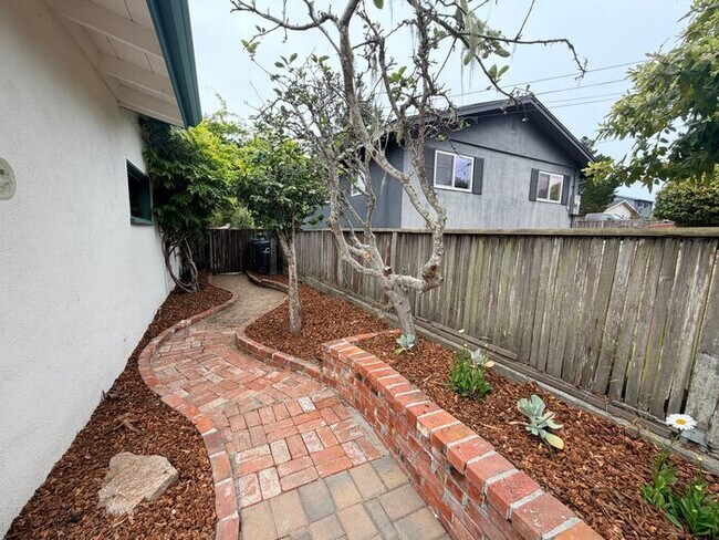 Building Photo - Conveniently Located in Pacific Grove – Lovely 2 Bedroom, 2 Bathroom Cottage-Style Home