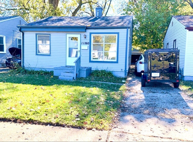 Building Photo - 11260 Fisher Ave