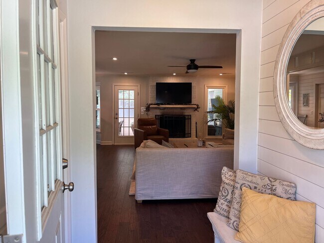 Building Photo - 3 Bedroom 2 Bath House in Harborgate Shores - Mt Pleasant