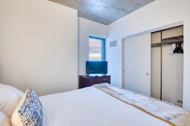 Building Photo - 82 Ames St