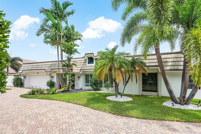 Building Photo - 4510 Bayview Dr