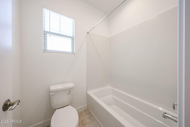 Building Photo - 7662 W Crabapple Dr