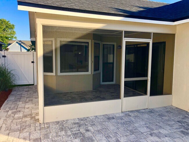 Building Photo - 3/2 Pool Home in Alafaya Woods