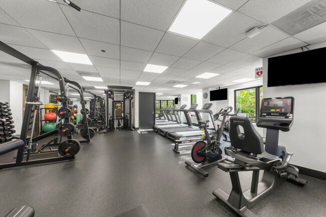 Building Photo - 400 N La Salle Dr
