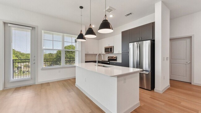 Building Photo - 11701 Dionda Ln