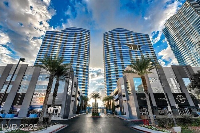Building Photo - 4525 Dean Martin Dr