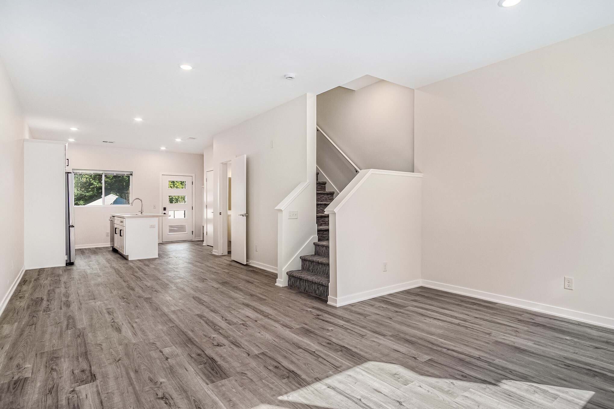 Building Photo - 11 Deloney Ave NW