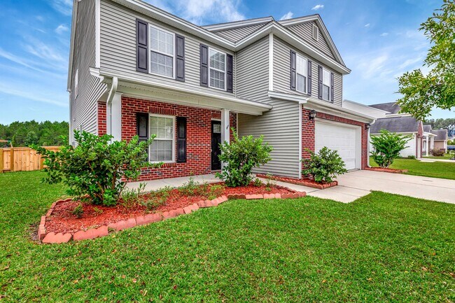 Building Photo - Spacious Cane Bay Home with Pond Views!