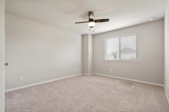 Building Photo - 2580 Westslope Dr