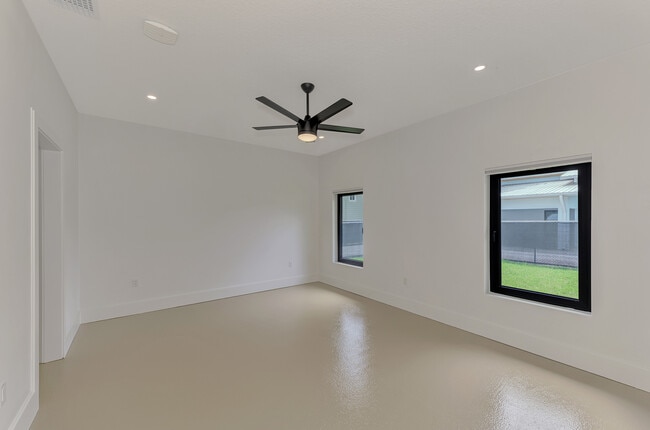 Building Photo - 2144 Webber St