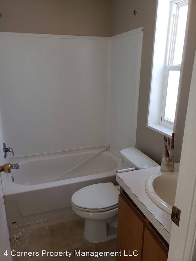 Building Photo - 3 br, 2 bath House - 1601 East 300 North