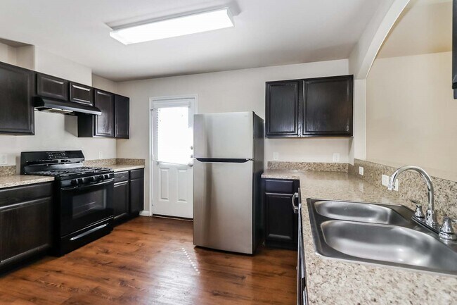 Building Photo - 18707 N Lyford Dr