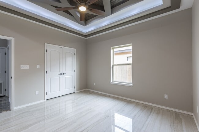 Building Photo - 10903 N 29th Ln