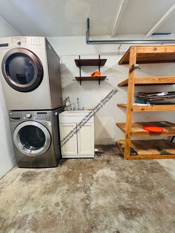 Building Photo - 7850 Crest Ave