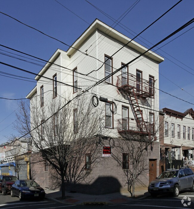 Primary Photo - 601-603 BERGENLINE AVE