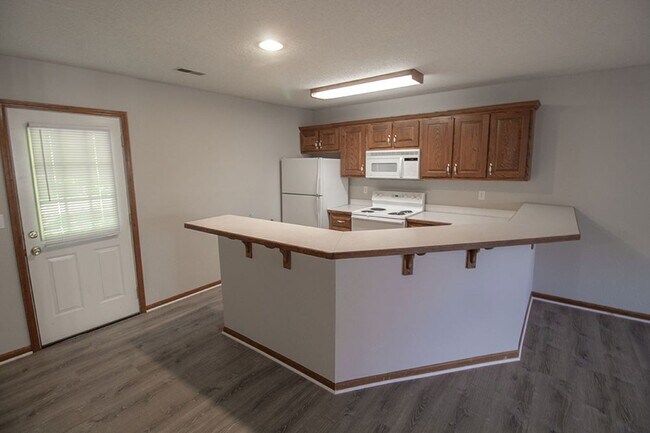 Building Photo - 1316 Valley Creek Ln