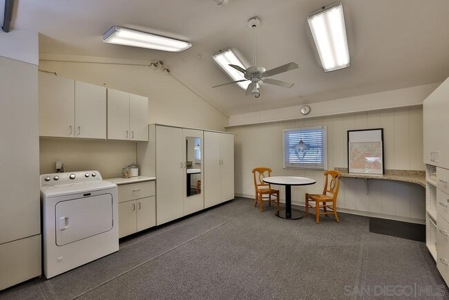 Building Photo - 4823 Hart Dr