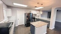 Building Photo - 1109 Dexford Dr