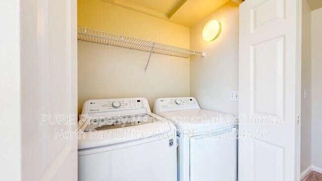 Building Photo - 520 Laurel Grove Cir